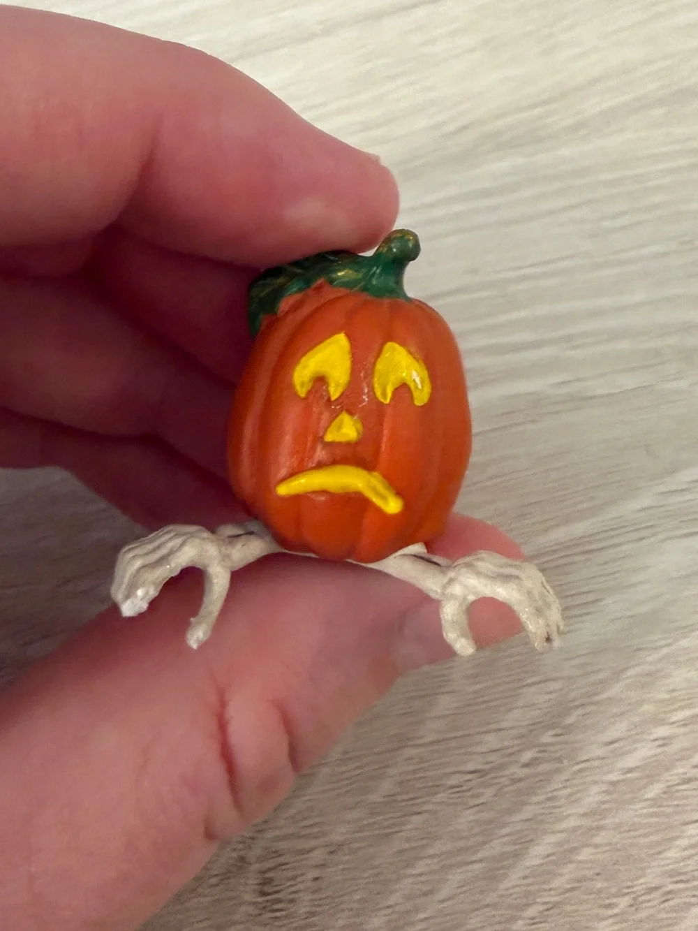 Dept 56 Halloween Village Accessories - Pumpkin Heads (#800029) - Set of 5 w Box